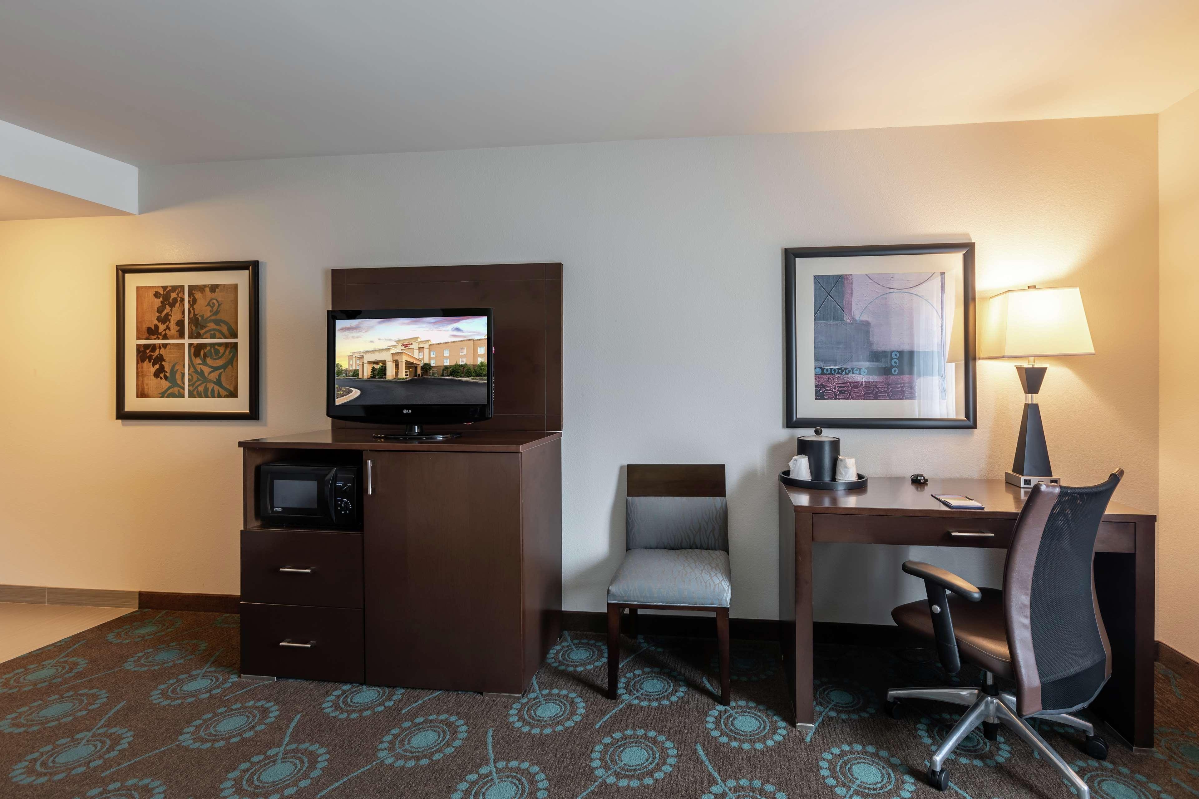 Hampton Inn Anderson/Alliance Business Park Екстериор снимка