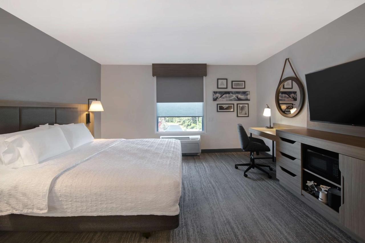 Hampton Inn Anderson/Alliance Business Park Екстериор снимка
