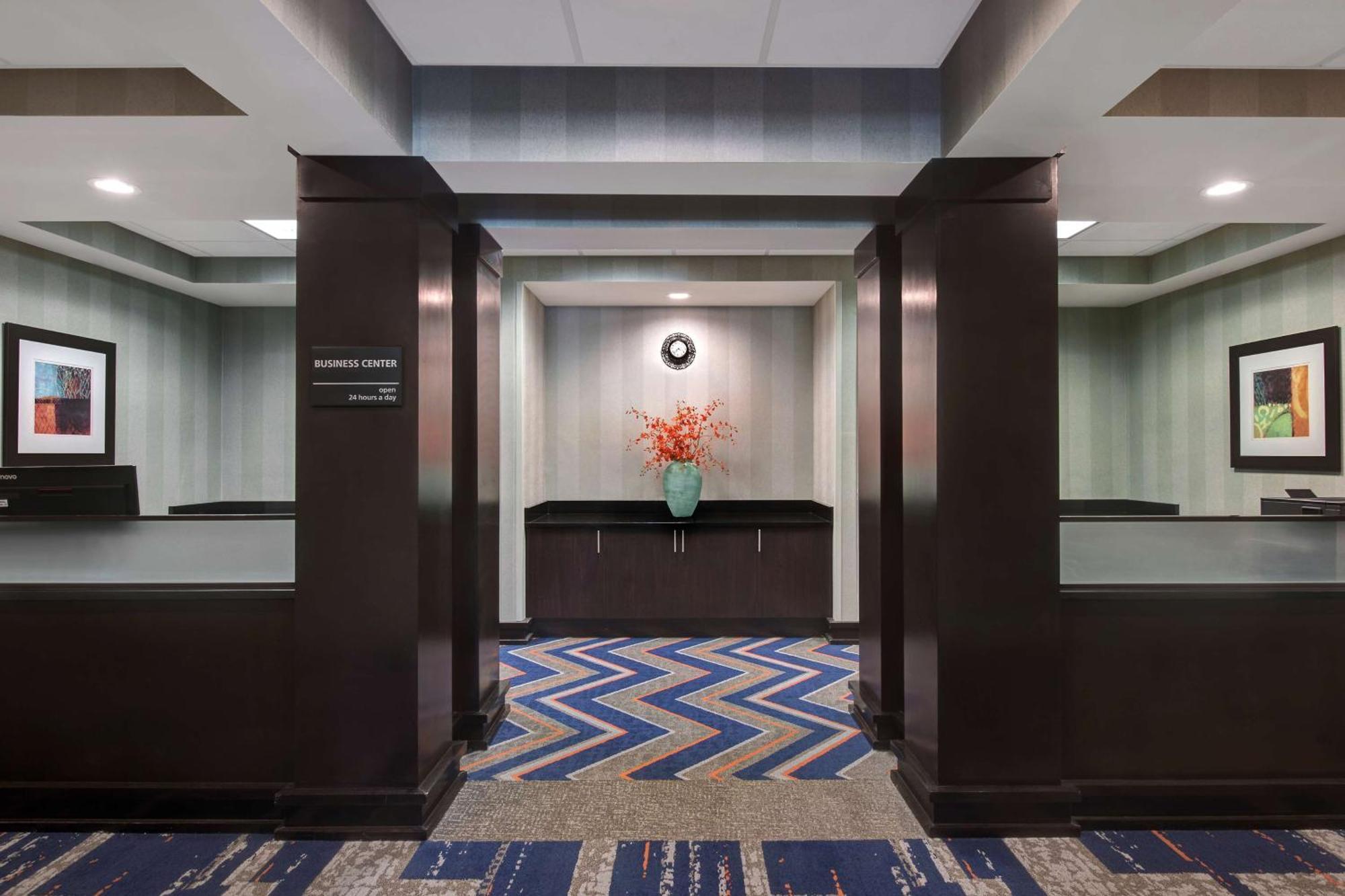 Hampton Inn Anderson/Alliance Business Park Екстериор снимка