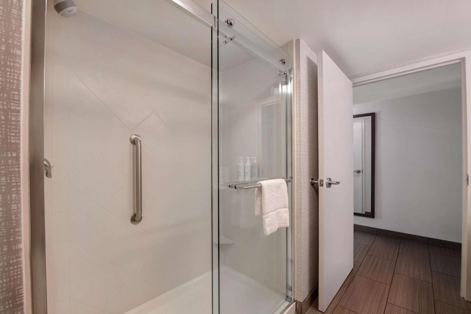 Hampton Inn Anderson/Alliance Business Park Екстериор снимка