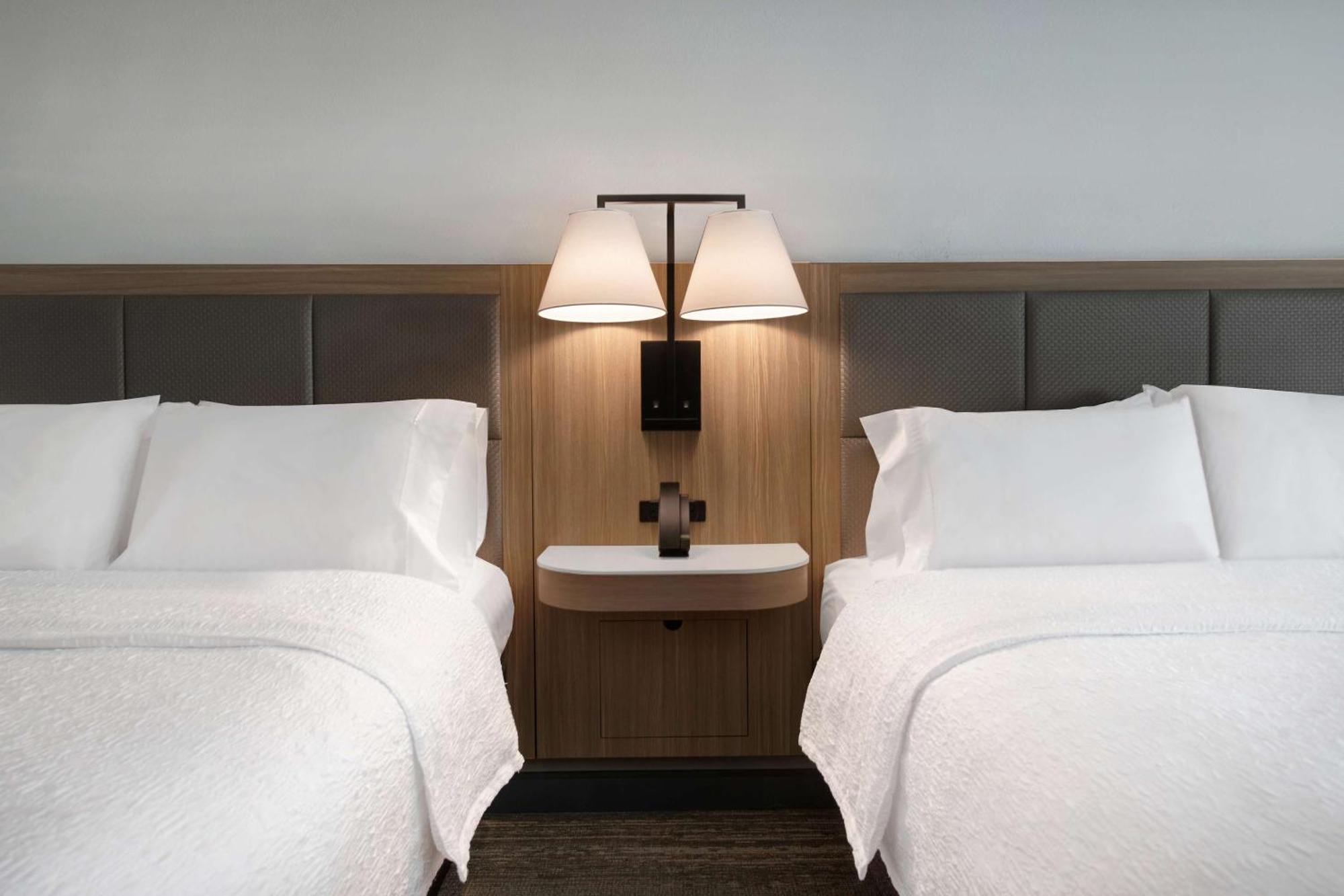Hampton Inn Anderson/Alliance Business Park Екстериор снимка