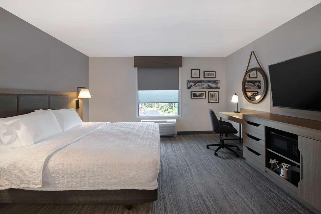 Hampton Inn Anderson/Alliance Business Park Стая снимка