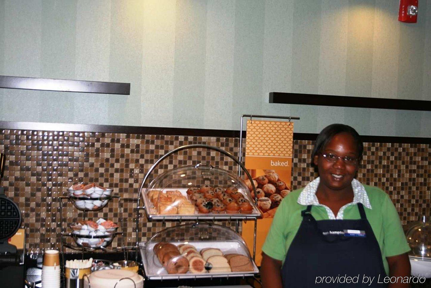 Hampton Inn Anderson/Alliance Business Park Ресторант снимка